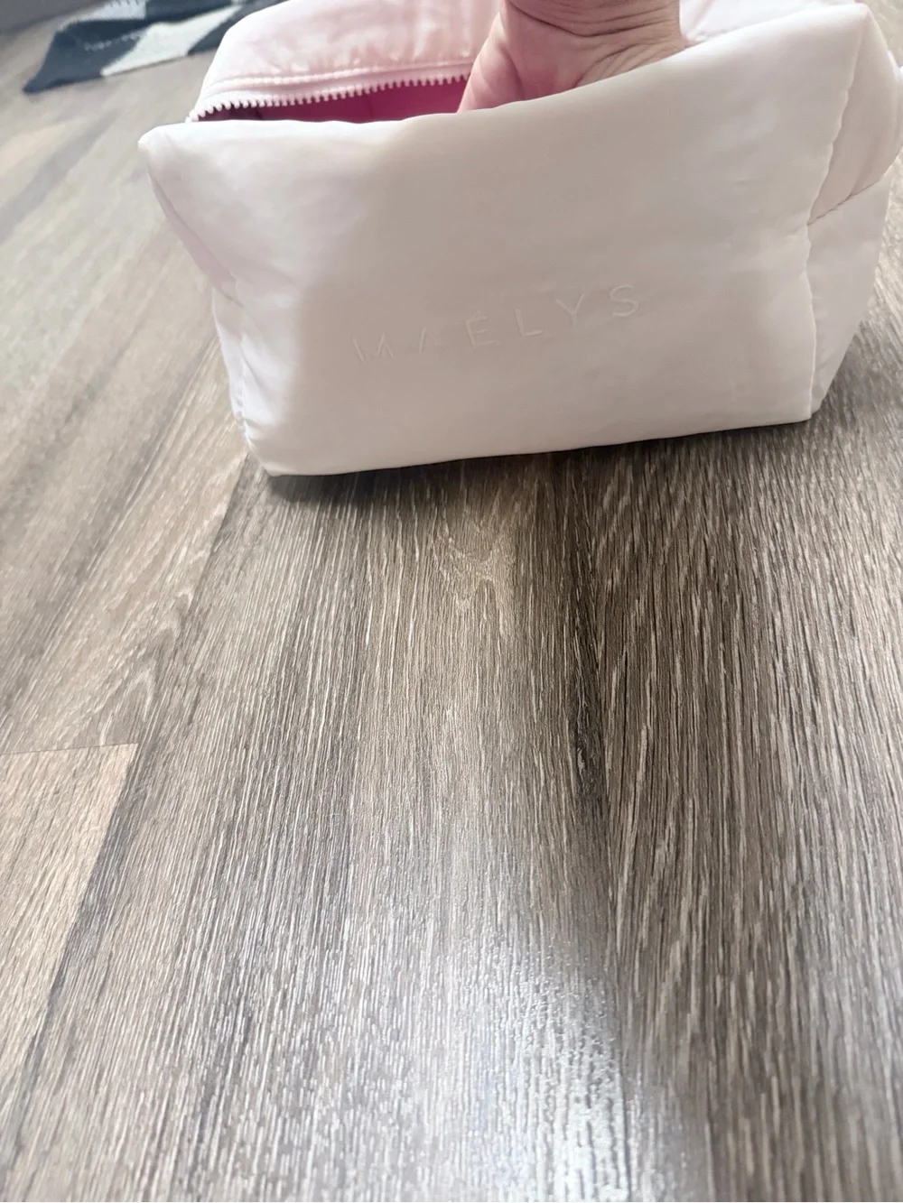 🌸 MAELYS White Quilted Cosmetic Pouch